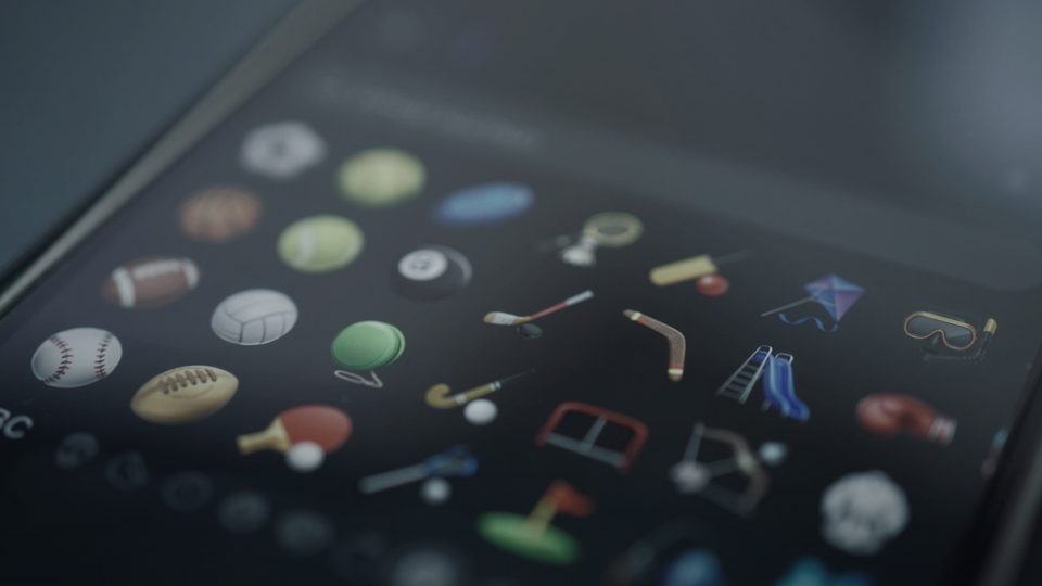 Сначала попробуйте встроенный механизм Signal